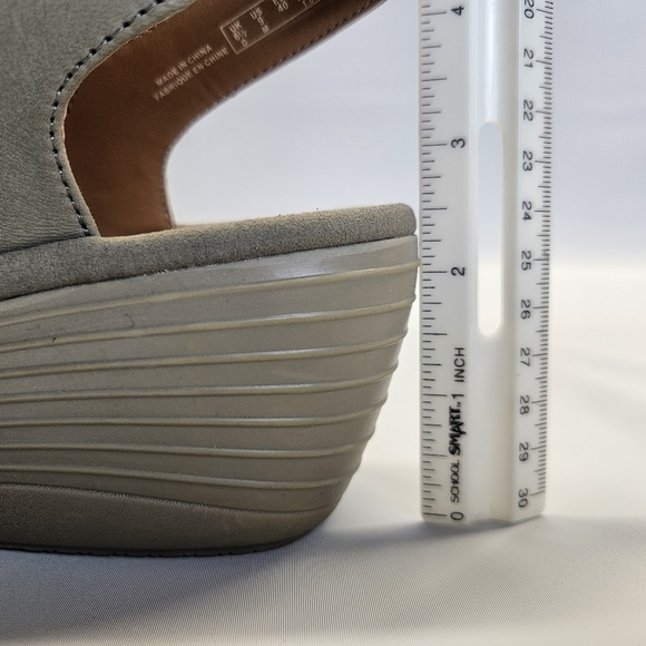 Clarks Reedly Juno Hook Loop Soft Cushion Grey Olive Green Wedge Sandal Shoes 9 - Picture 3 of 10